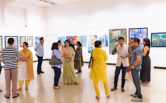 Gallery moment